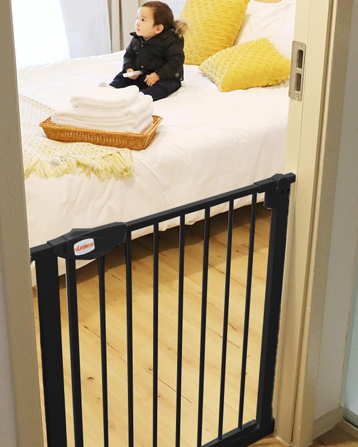 UBRAVOO Baby Gate for Dogs,Height 100CM Door Safety Gate for Child 76-84 cm Wide Auto Close Triple Lock Open Keep Stair Gate(Black)